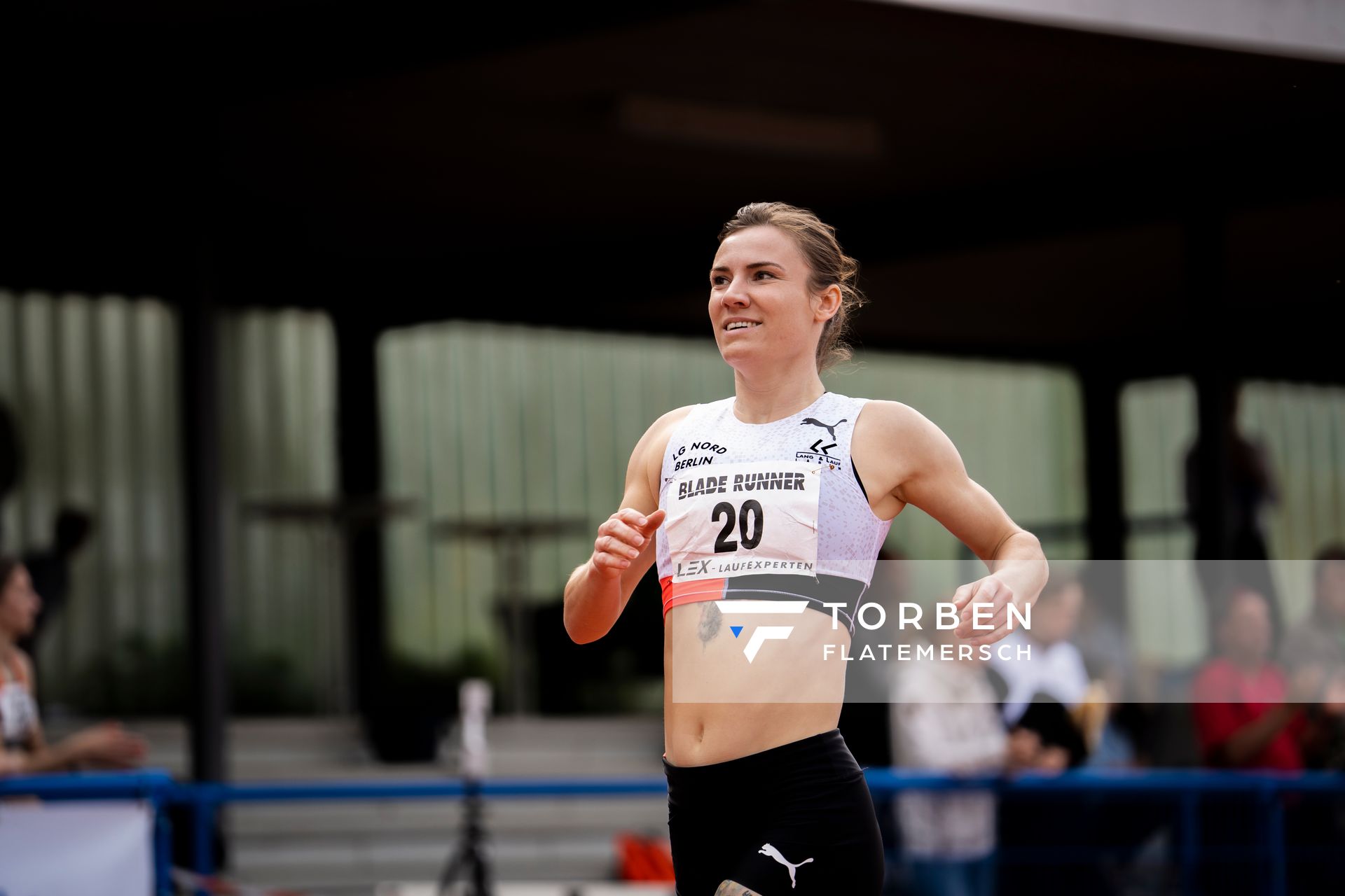 Karolina Pahlitzsch (LG Nord Berlin) ueber 400m am 14.05.2022 beim Nationalen Leichtathletik-Meeting im Erika-Fisch-Stadion in Hannover